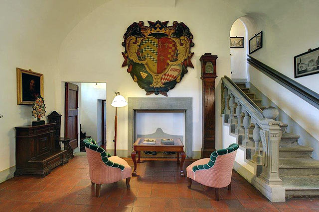 Architecture at Villa le Barone: use of "Pietra serena"