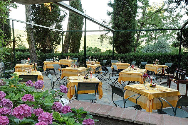 Villa le Barone, Tuscany: romantic  candlelight dinner on the terrace 