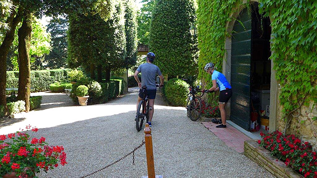 Cycling in Chianti around Hotel Villa le Barone 