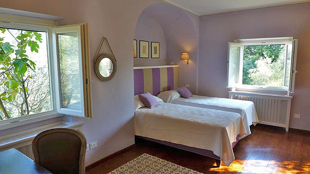 Villa il Rough on the Ugolino golf course in tuscany Tuscany  : a bedroom